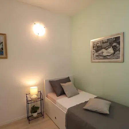 Comfort & Bright 3 Bedroom Apartament