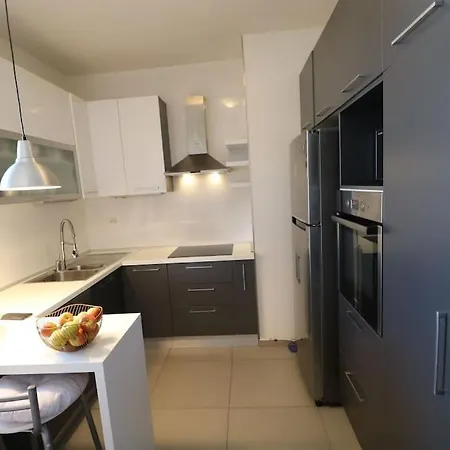 Apartment Comfort & Bright 3 Bedroom *