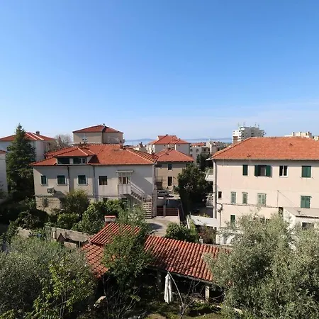 Comfort & Bright 3 Bedroom * Split