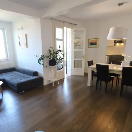 Comfort & Bright 3 Bedroom