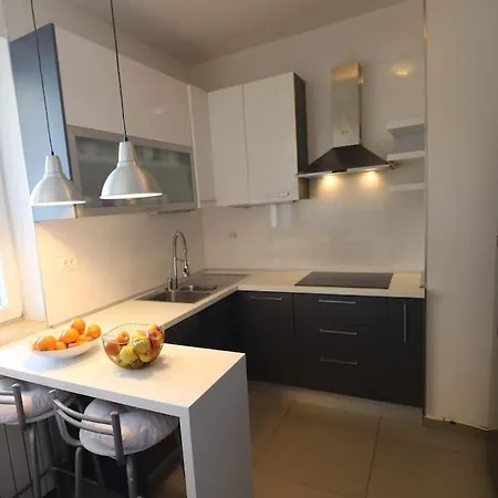 Comfort & Bright 3 Bedroom Apartament *