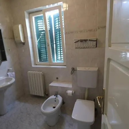 Comfort & Bright 3 Bedroom Apartament