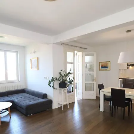 Comfort & Bright 3 Bedroom Апартаменты *
